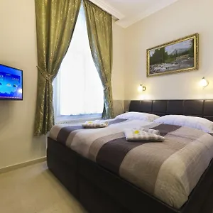 Apartament Apartment Karla Capka Street 